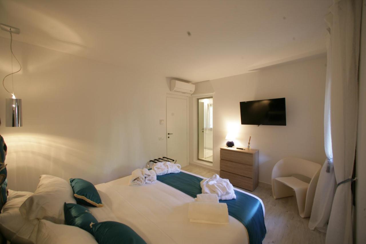 Geco Di Giada Art Suites - Adult Only 罗通多港 外观 照片